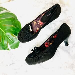 Amore Elegant Black Suede Women's Shoes with Kitten Heels size 8